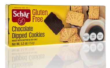 Winneconne, WI -30 Aralık 2020: İzole edilmiş arkaplanda bir paket Schar kurabiyesi.