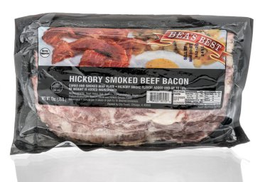 Winneconne, WI -9 Ocak 2021: İzole bir arka planda Beas 'ın en iyi cevizli domuz pastırması paketi.