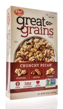 Winneconne, WI - 18 Nisan 2021: İzole bir zemin üzerinde Büyük Tahıllar Sonrası gevrek ceviz gevreği paketi