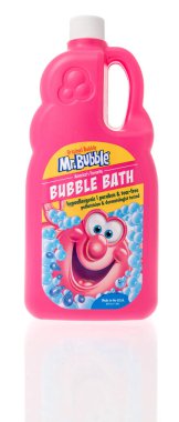 Winneconne, WI - 13 Haziran 2021: Bir şişe Mr Bubble özgün köpük banyosu