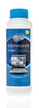 Winneconne, WI -18 Temmuz 2021: İzole edilmiş bir arkaplanda bir şişe Parlak Bulaşık Temizleyici