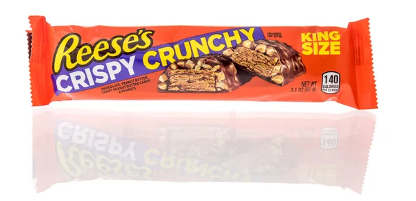 Winneconne Серпня 2021 Пакет Арахісового Масла Reeses Crispy Crunchy Ізольованому — стокове фото