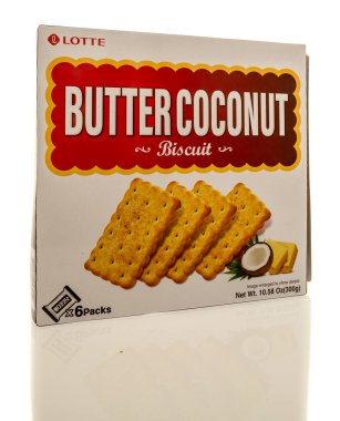 Winneconne, WI - 11 Ekim 2025: Bir paket Lotte tereyağlı hindistan cevizli bisküvi.