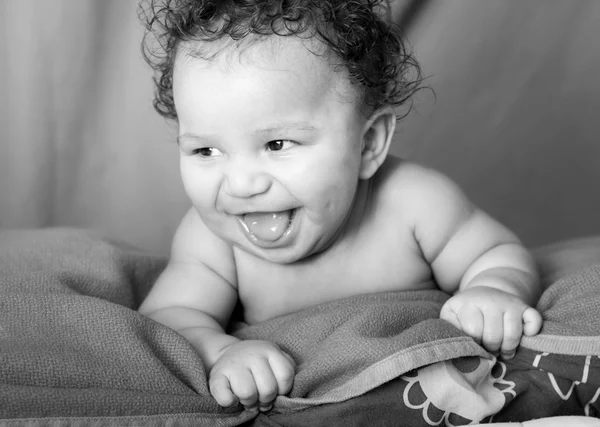 Сміючись хлопчика — стокове фото