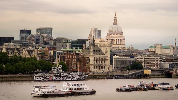 London and the Thames river — Stock Photo, Image