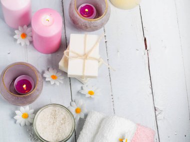 Mumlu spa ürünleri. Boşluğu kopyala.