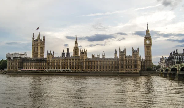 Big Ben and the parliament — Stock Photo, Image