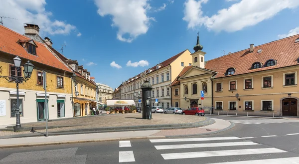 Kruising van Stara Vlaska en Palmoticeva straten in het centrum van Zagreb — Stockfoto