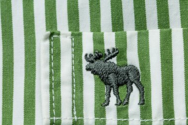 Abercrombie & Fitch markasının gömlek etiketi