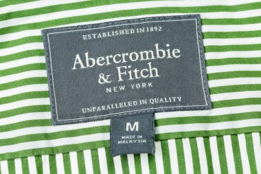 Abercrombie & Fitch markasının gömlek etiketi