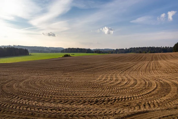 Autumn Rural Countryside Ruts Plowed Field Forests Blue Sky Clouds — Stock Photo, Image