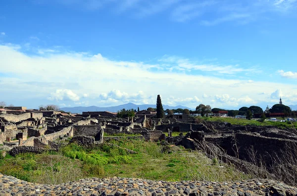 Pompei paisagem da cidade com céu azul escavação itália — Fotografia de Stock