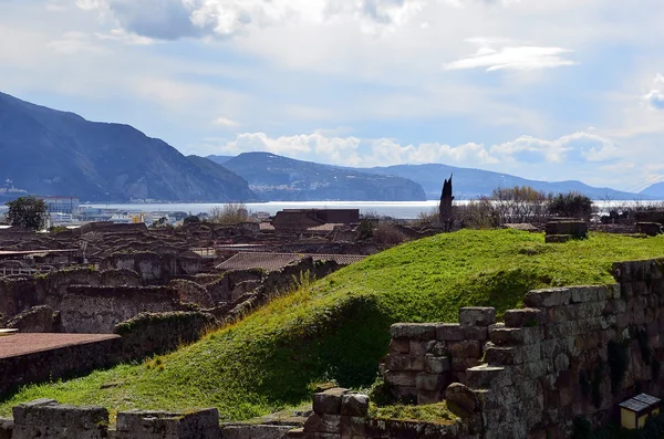 Landschaftlich reizvolles Foto von Pompeji Ausgrabung Italien zum Ozean — Stockfoto