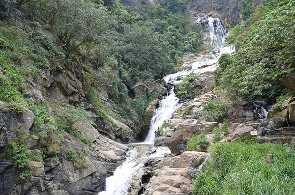 Grande cachoeira na fotografia paisagem natural sri-lanka — Fotografia de Stock