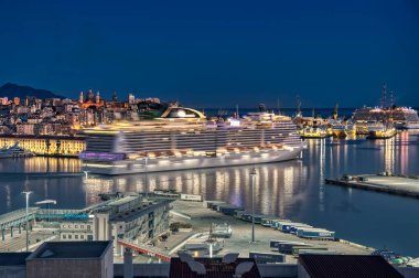 Akşam üzeri Ceneviz Limanı 'nda.