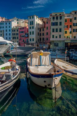 Liguria 'daki Camogli Balıkçı Köyü, Riviera di Levante' de yer alıyor.
