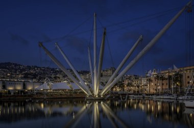 Ceneviz 'in antik limanında Bigo da dahil olmak üzere bazı gösteriler var.