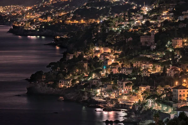Vista da costa da Ligúria à noite — Fotografia de Stock