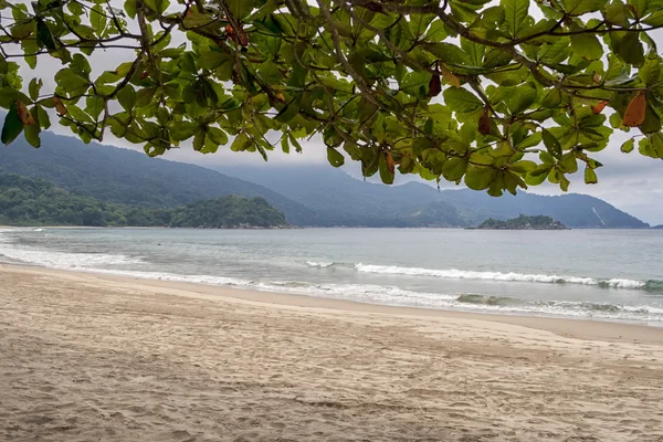Pláž na ostrově Ilhabela — Stock fotografie