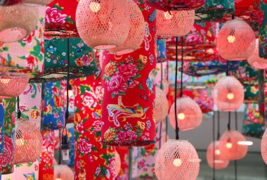 Çin Yeni Yılı 'nı kutluyoruz. Çin Mahallesi' nde süslenmiş güzel fenerler. 