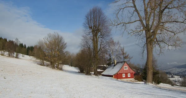 Vakantiehuis in de bergen — Stockfoto