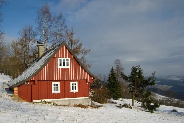 Vakantiehuis in de bergen — Stockfoto