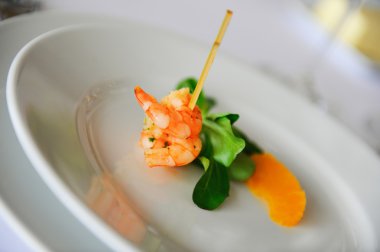 saptırılmış karides salatası