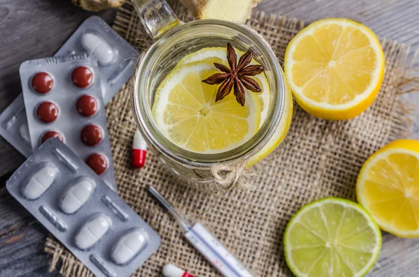 Zencefilli ve limonlu çay 