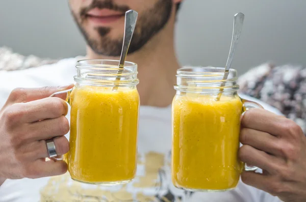 Güler yüzlü bir adam