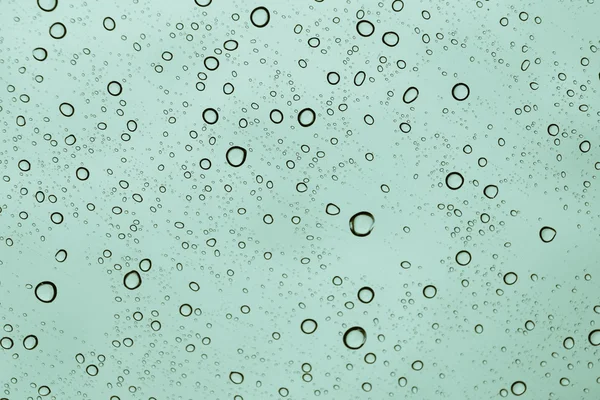 Renk filtresi ile yağmur damlası — Stok fotoğraf
