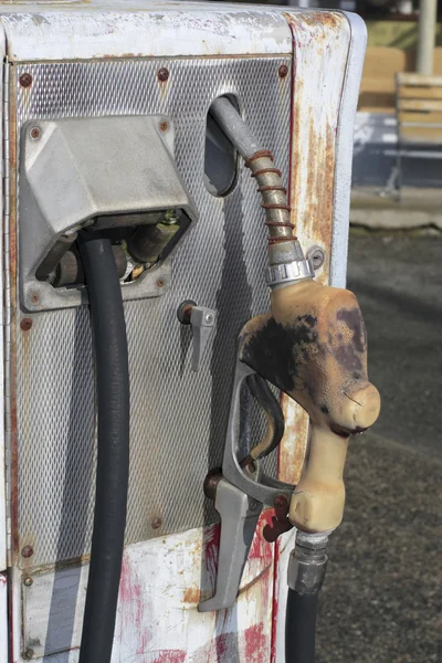 Pompa di gas abbandonata — Foto Stock