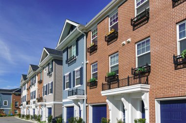 Vancouver, BC, Kanada 'daki modern kasaba evleri.