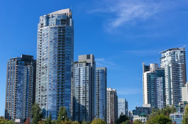 Edificios de apartamentos modernos — Foto de Stock