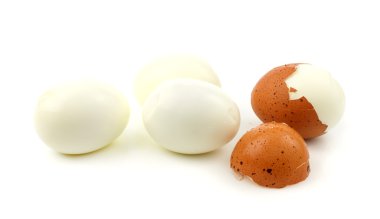 Beyaz üzerine haşlanmış yumurta