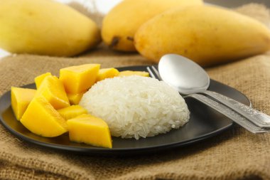 Tay tatlı - yapışkan pirinç ile taze Mango