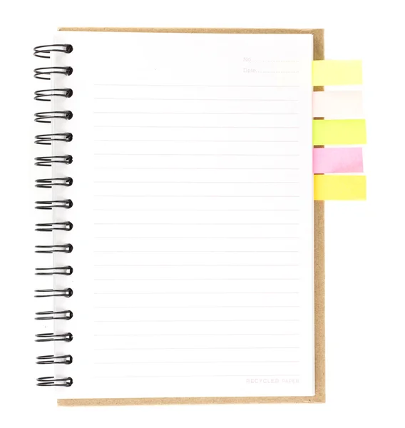 Spiral notebook öppen på vitt med färgglada Obs papper — Stockfoto