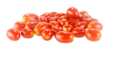 Beyaz arkaplanda taze domatesler