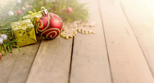 Décoration de Noël sur fond bois — Photo