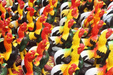 Güzel bir tavuk heykeli..