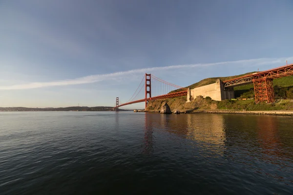 Οριζόντια ευάερο εικόνα της Golden Gate στο φως μαλακό το πρωί. Σαν — Φωτογραφία Αρχείου