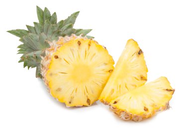 ananas dilimleri ile izole 