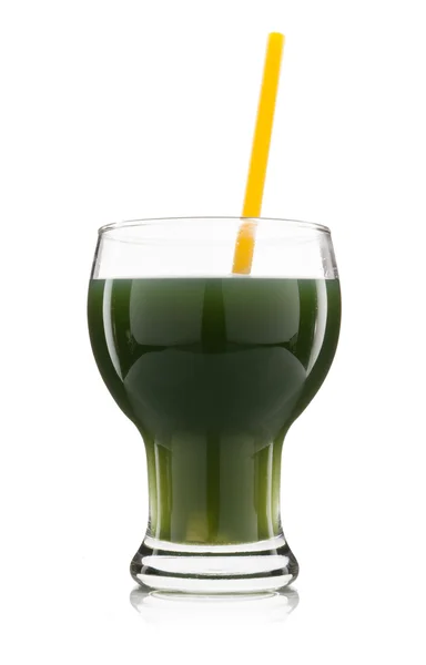 Зеленый овощной сок изолирован — стоковое фото