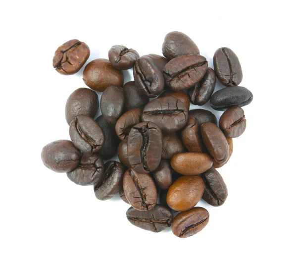 Kaffebönor i närbild isolerade — Stockfoto