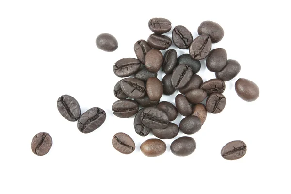 Koffiebonen in close-up geïsoleerd — Stockfoto