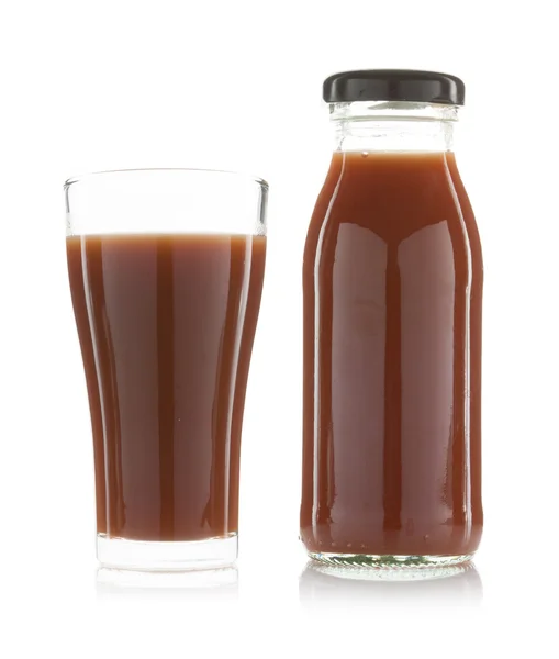 Томатный сок в стакане изолирован — стоковое фото