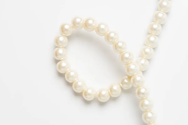 Collar Perlas Aislado Negro Blanco — Foto de Stock