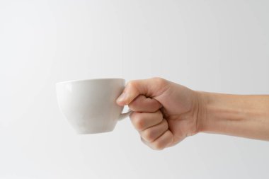 Beyaz arka planda el ele tutuşmalar.