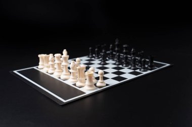 Satranç tahtasını bir arkaplanda ayarla