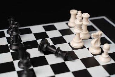 Satranç tahtasını bir arkaplanda ayarla