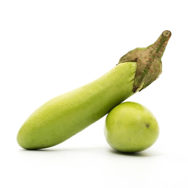 Groene Aubergine Geïsoleerd Witte Achtergrond — Stockfoto
